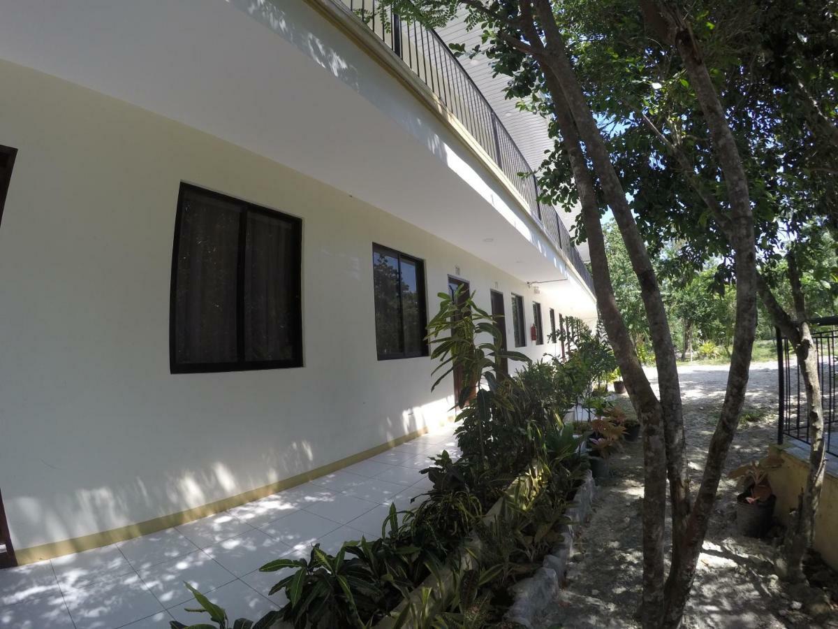 Reddoorz Premium @ Napaling Point Tangnan Hotel Exterior photo